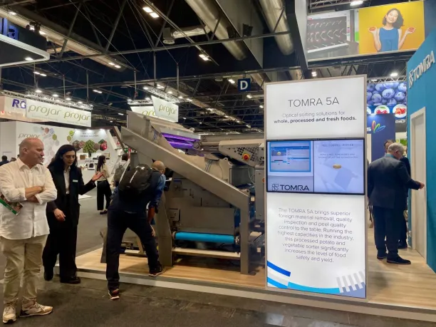 An example for computer vision agriculture: TOMRA 5A sorting machines.